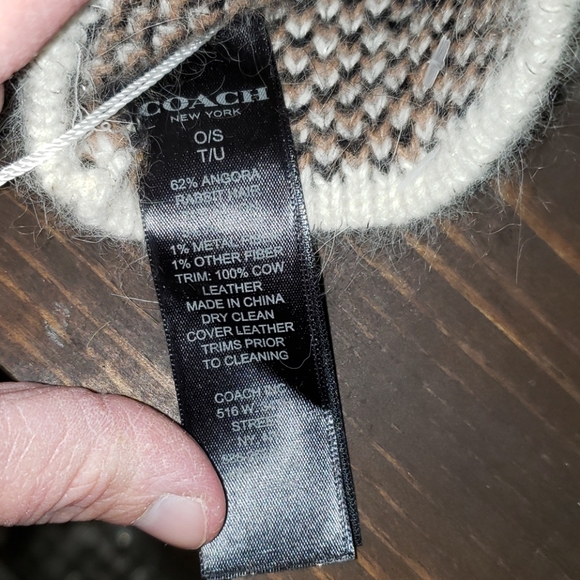 New Coach Cashmere Ocelot Gold Touch Tech Gloves - Picture 8 of 11